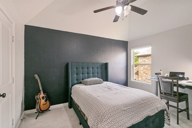 Building Photo - 7721 Shackelford Dr