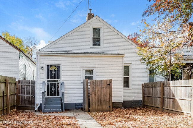 Building Photo - 1105 S 32nd St