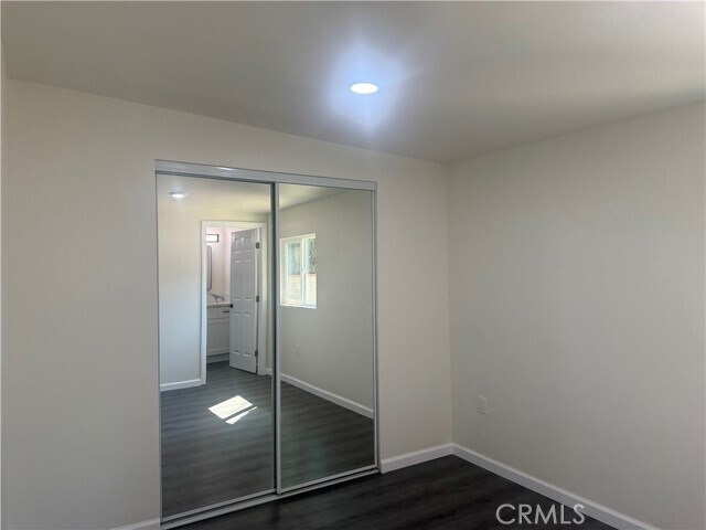 Building Photo - 10337 Mull Ave