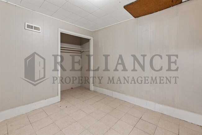 Building Photo - 5106 E Pawnee St