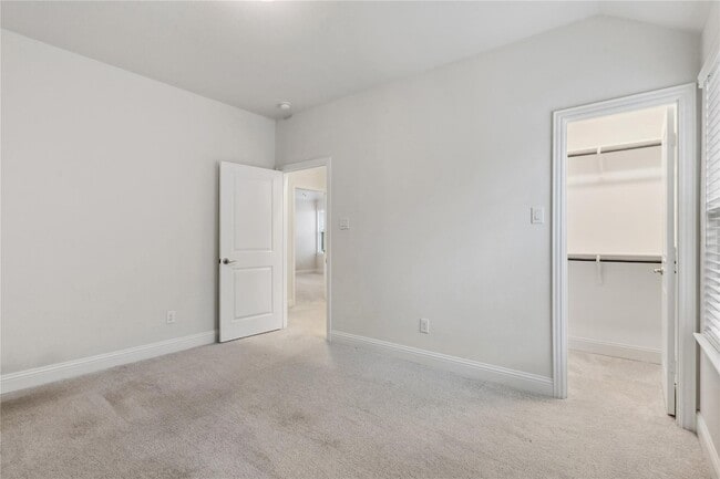 Building Photo - 717 Steppe Dr