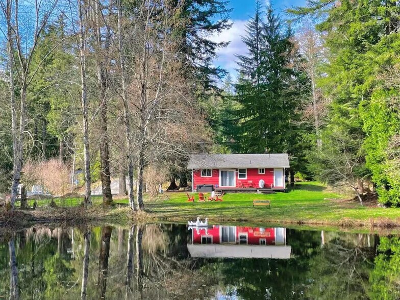 Building Photo - 226 Paradise Dr