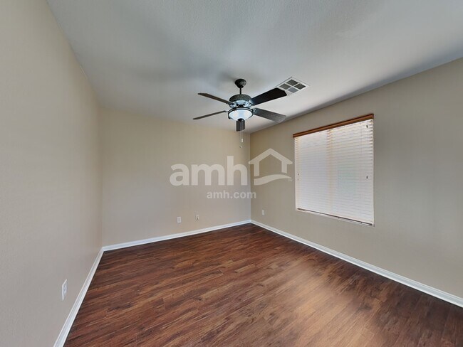 Building Photo - 6490 Albina Creek St