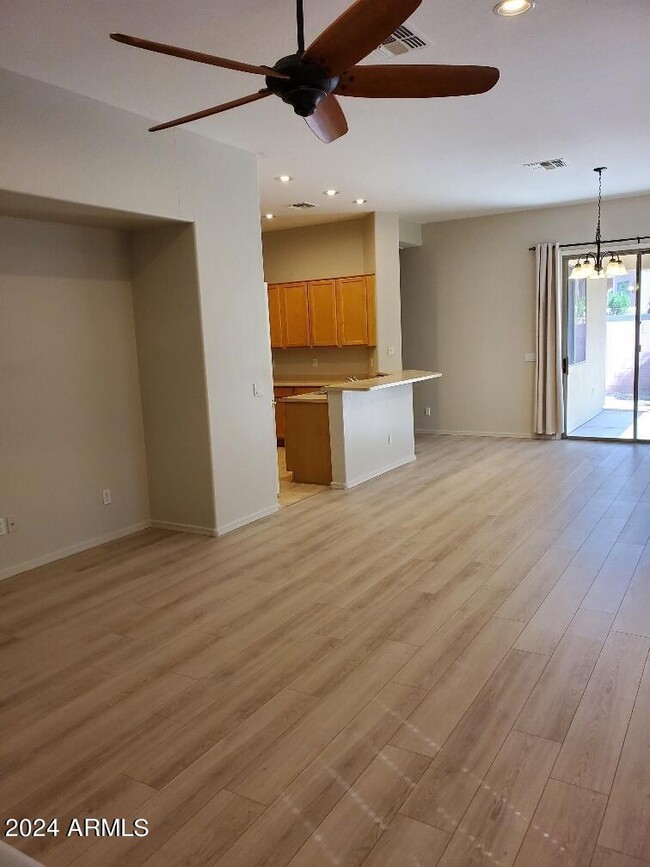 Building Photo - 1864 W Olive Way