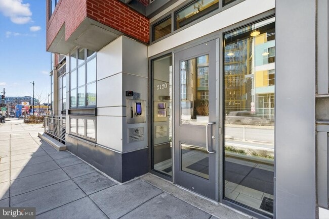 Building Photo - 2120 Vermont Ave NW
