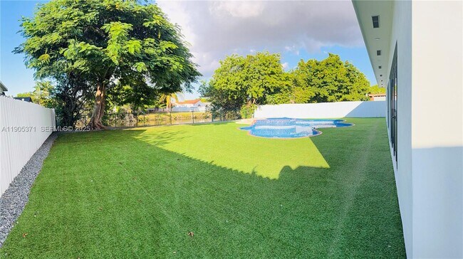 Building Photo - 11835 SW 37th St