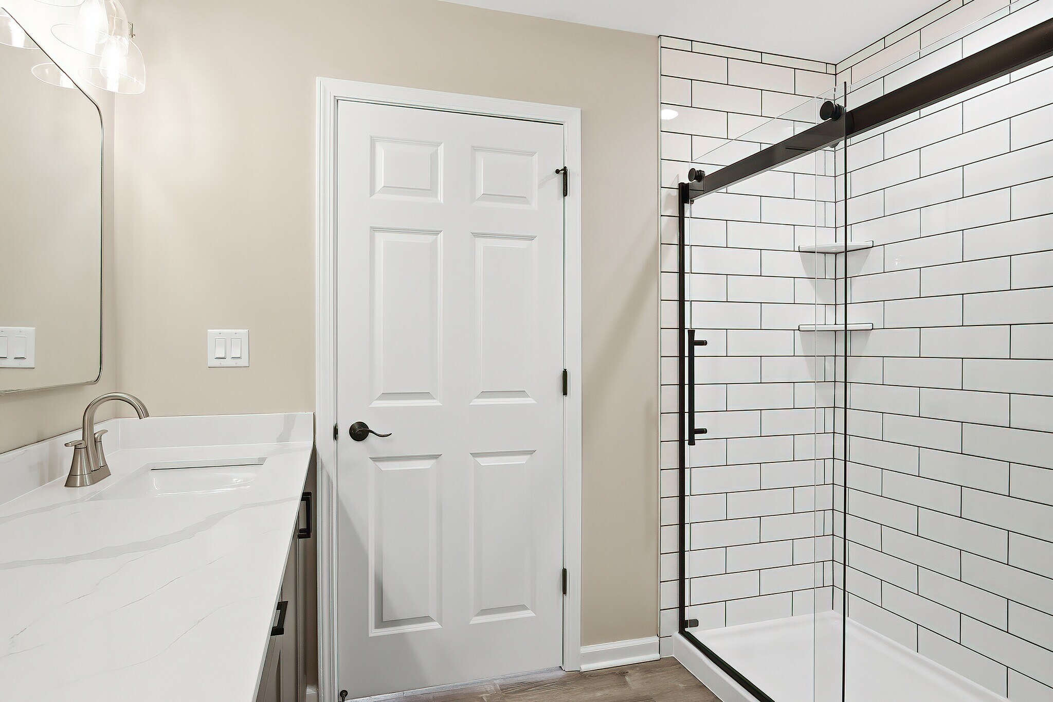 Building Photo - 6582 Lakeside Rd