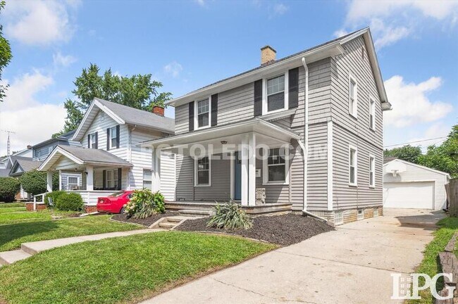 Building Photo - 4318 Commonwealth Ave