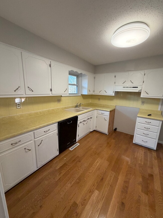 Building Photo - 1426 Northfield Park Blvd