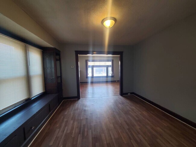 Building Photo - 2217 W 105th St