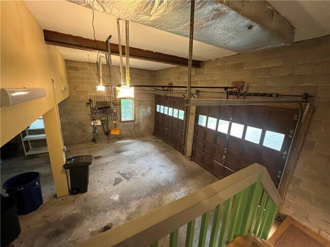 Building Photo - 127 Westland Dr