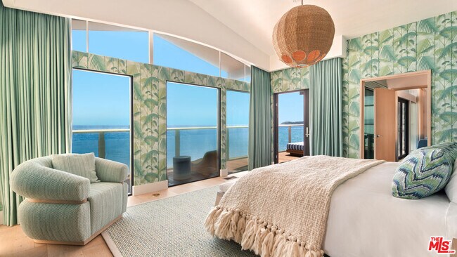 Building Photo - 27044 Malibu Cove Colony Dr