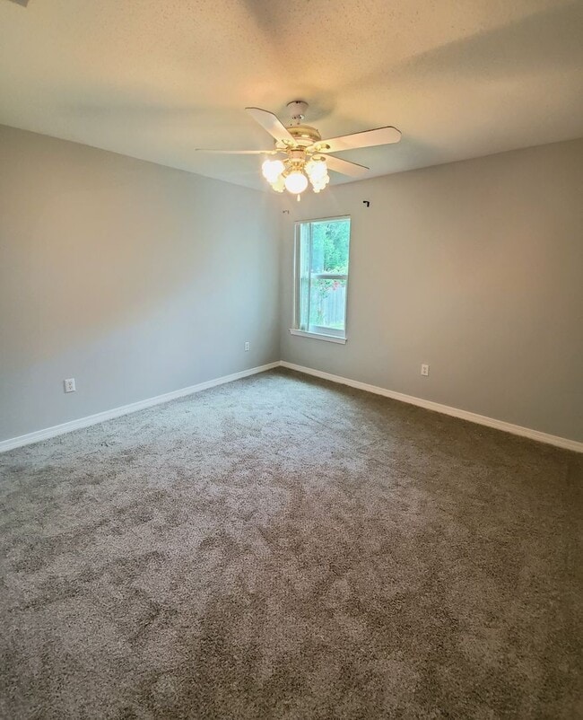 Building Photo - Well cared for 3 Bedroom, 2 Bath Home in Copperfield Subdivision in Pace.