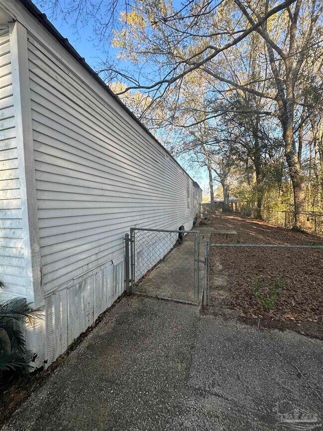 Building Photo - 2866 Pine Forest Rd