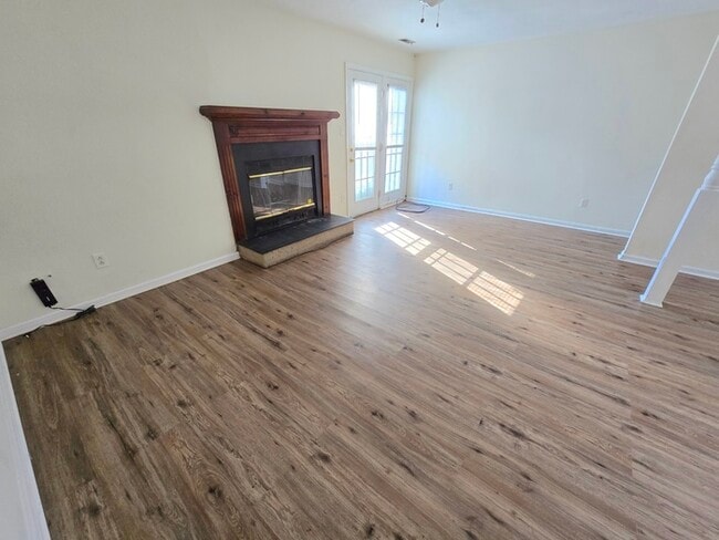 Building Photo - 5221 Johnstown Ln