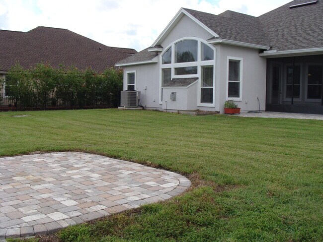 Building Photo - 2266 Cascadia Ct