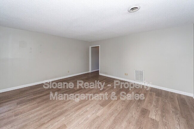 Building Photo - 40 Meander Row