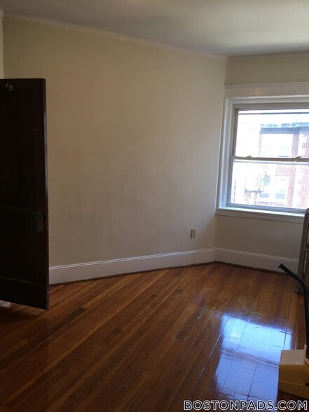 Building Photo - 163 Summer St