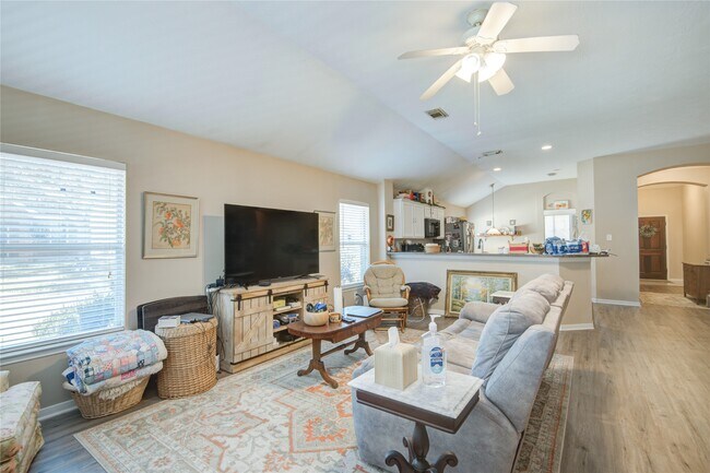 Building Photo - 17231 Hollow Sands Ct