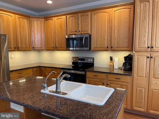 Building Photo - 821 Hinchley Run