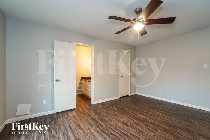 Building Photo - 6914 Leandra Dr