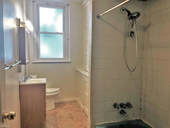 Building Photo - 1 br, 1 bath  - 5828 Alder St  Available Now