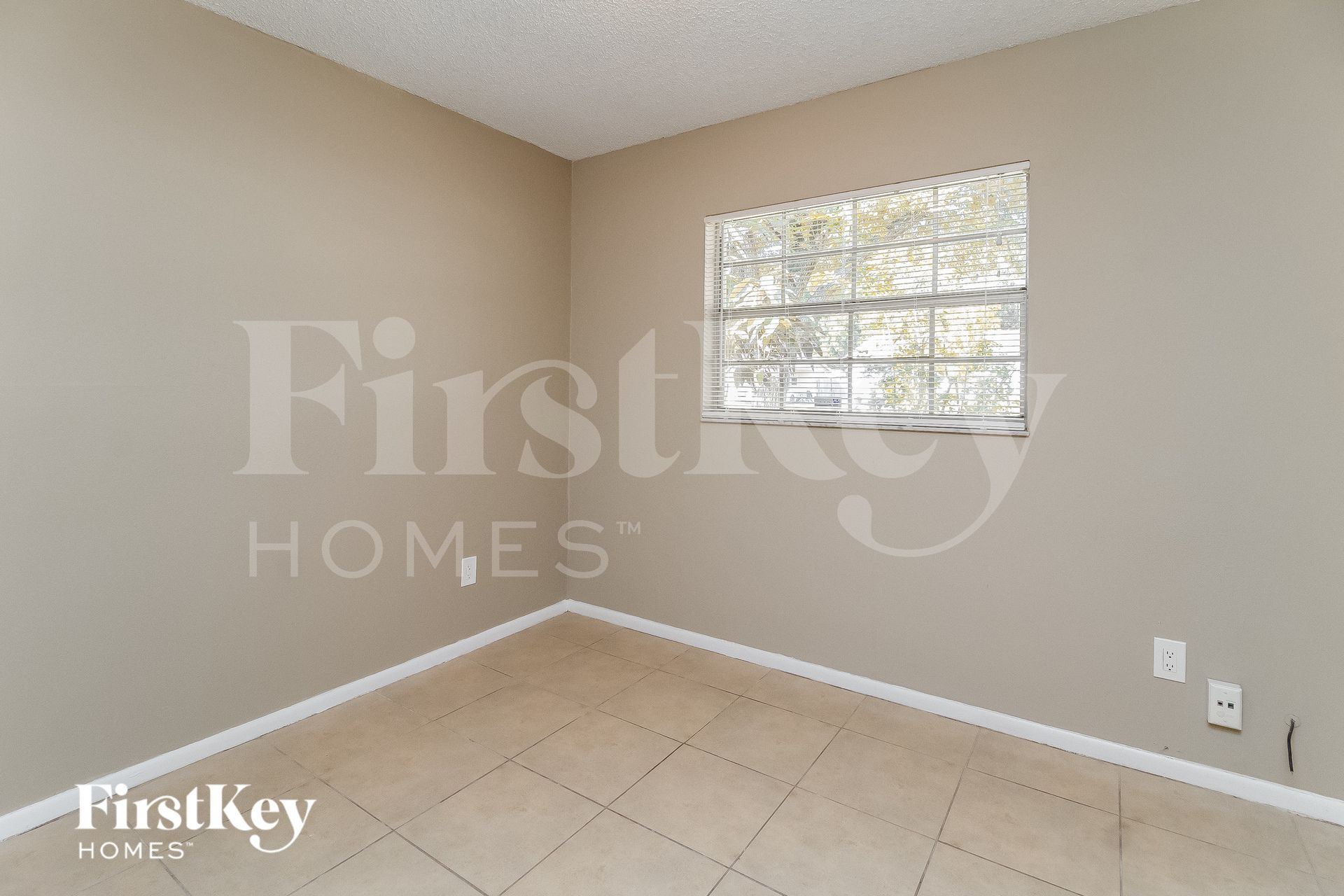 Building Photo - 3639 Shalimar Ct