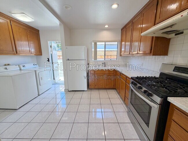 Building Photo - 5433 Cartwright Ave