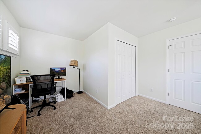 Building Photo - 10606 Trolley Run Dr