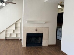 Building Photo - 2300 Bamboo Dr