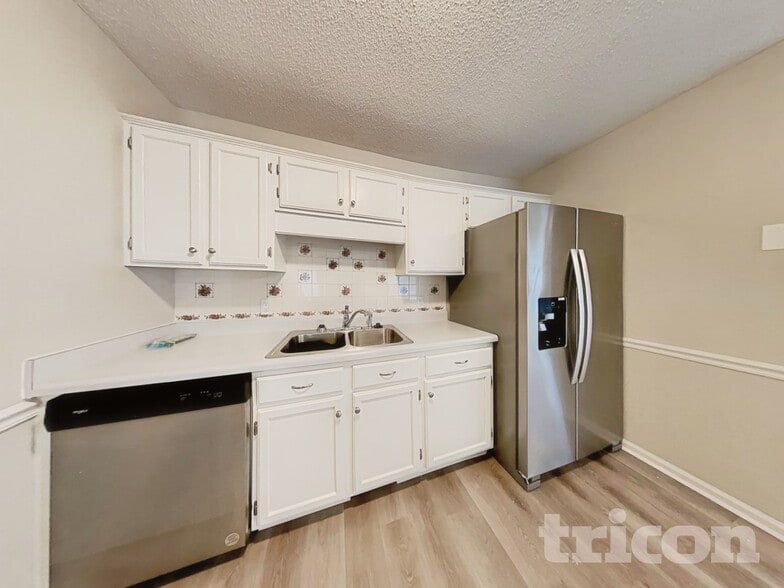 Building Photo - 437 Bradford Cir