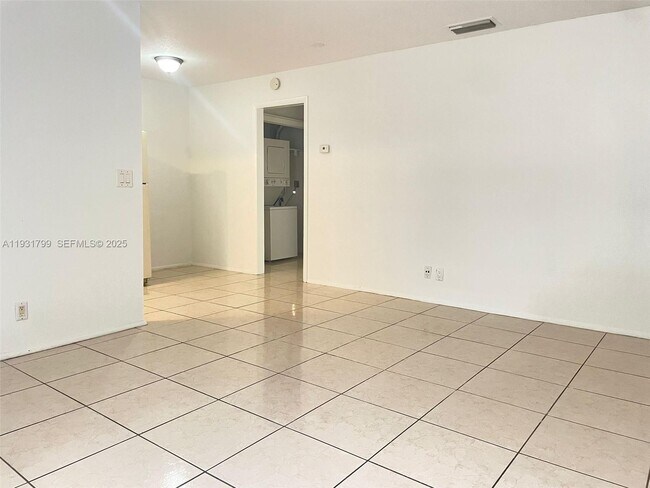 Building Photo - 4951 Wedgewood Way