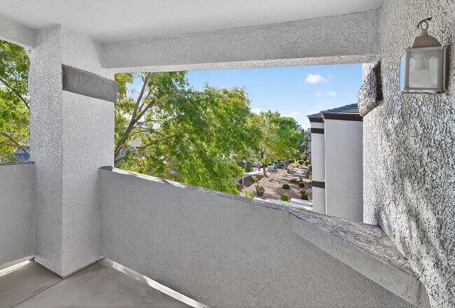 Building Photo - *MOVE-IN READY* GREAT UPPER LEVEL 2-BEDROO...