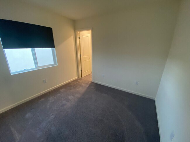 Building Photo - 8956 Elk Ravine Dr