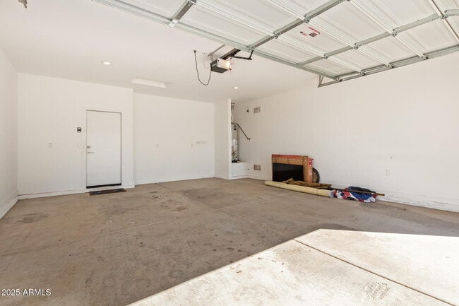 Building Photo - 40354 W Sunland Dr