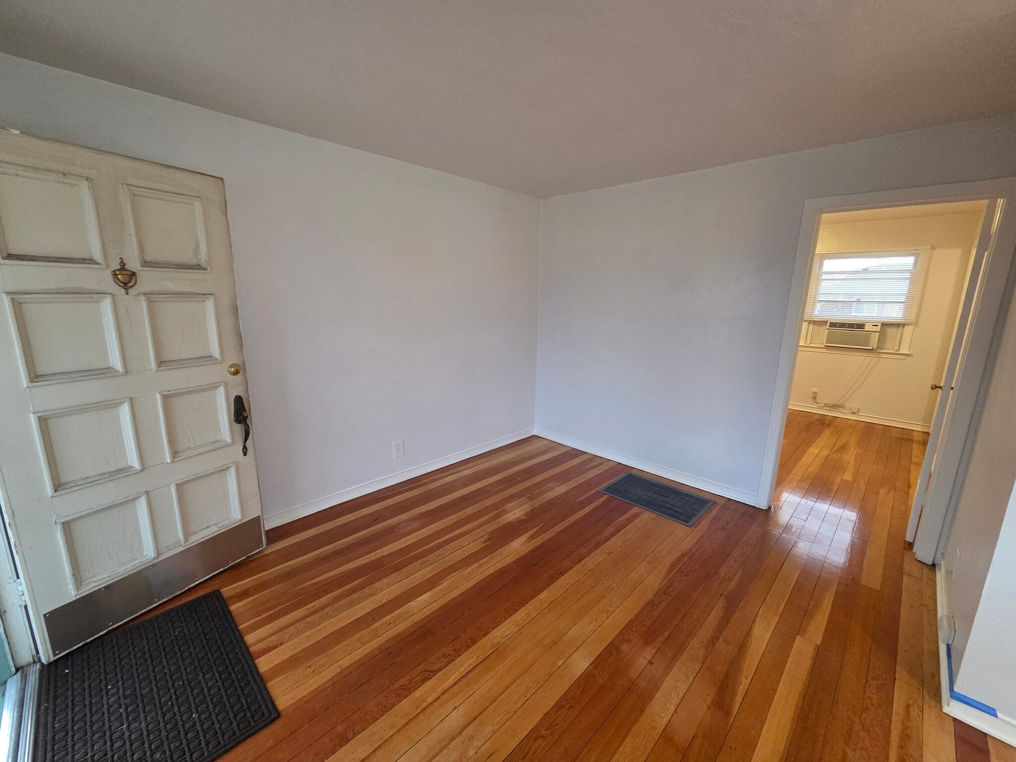 Building Photo - 849 Roberts St