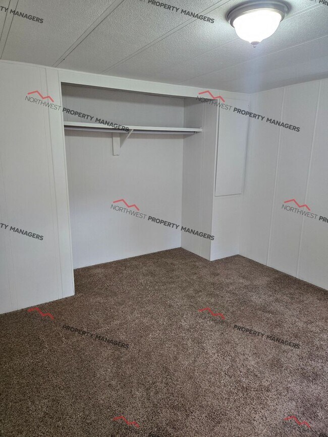 Building Photo - STATUS: AVAILABLE | R255F | $1850