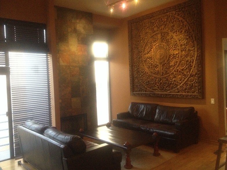 Building Photo - 5151 Balboa Blvd