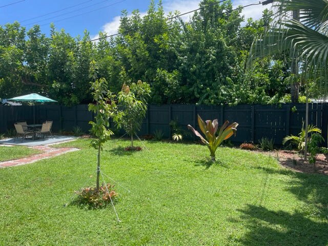 Building Photo - 40 NE 48th Ct