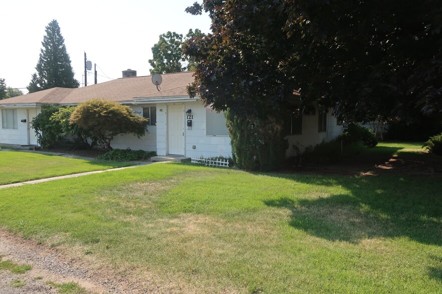 Primary Photo - 121 N Miller St