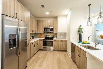 Building Photo - Luxury Living Made for You – All in One Pl...