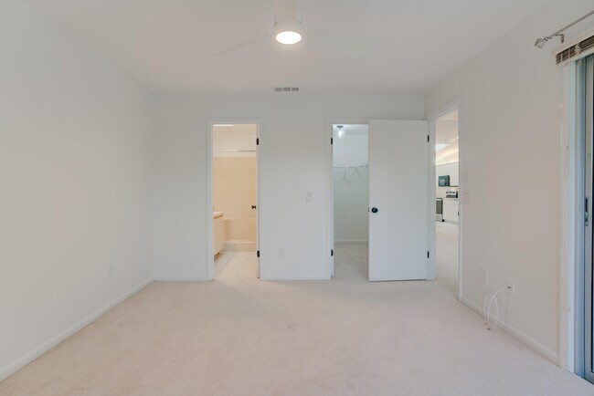 Building Photo - 8291 SE Croft Cir