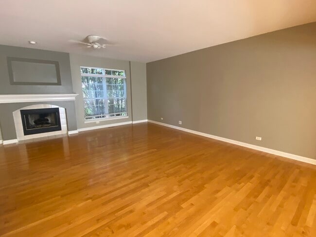 Building Photo - 15 Oak Creek Ct