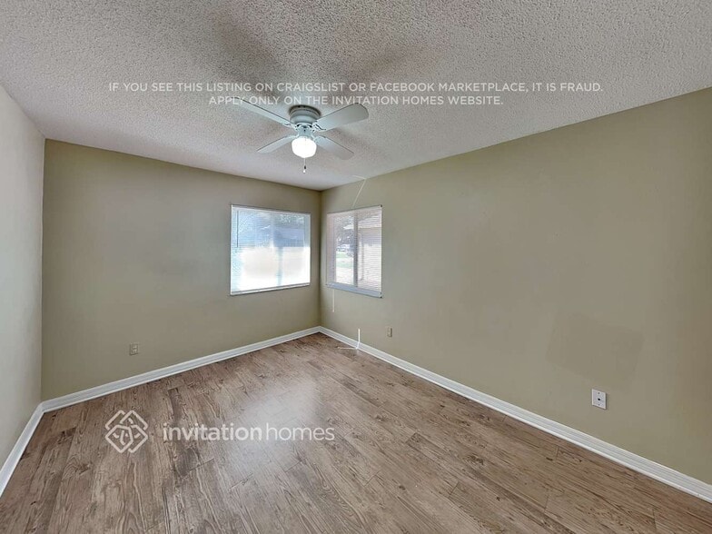 Building Photo - 6169 Half Moon Dr