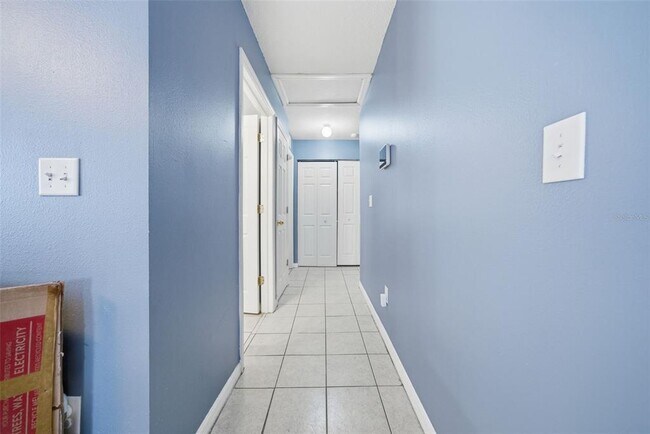 Building Photo - 1306 E Church St