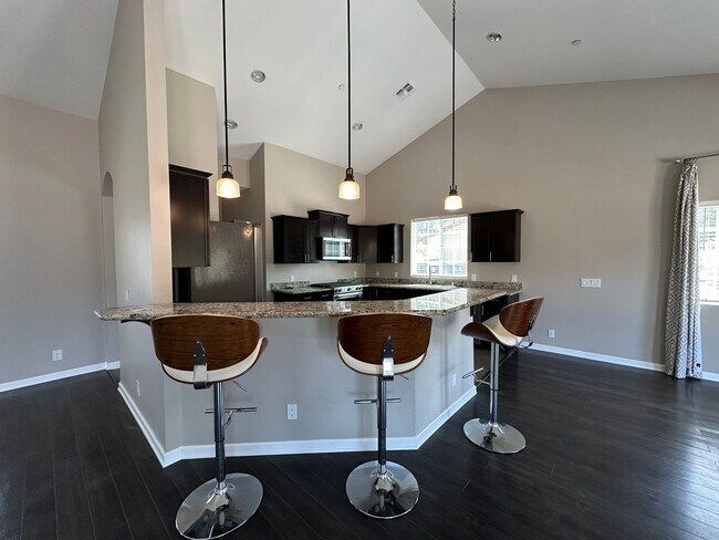 Building Photo - $250 Move-In Special! Updated 3 bedroom 2 bathroom home ready to welcome you HOME!