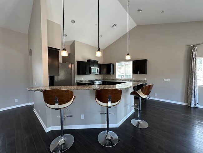 Building Photo - Beautiful, Updated 3 bedroom 2 bathroom home ready to welcome you HOME!