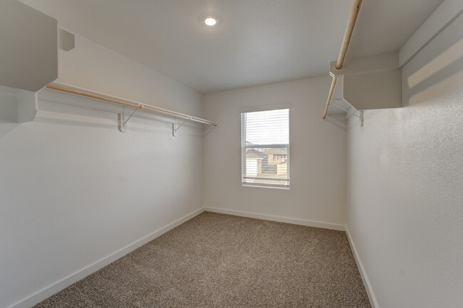 Building Photo - 139 S Maroon Ave