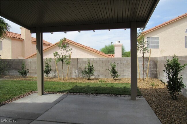 Building Photo - 7820 Paper Flower Ct