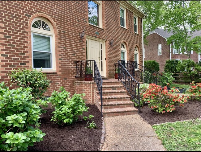 Primary Photo - 805 De La Fayette Ct